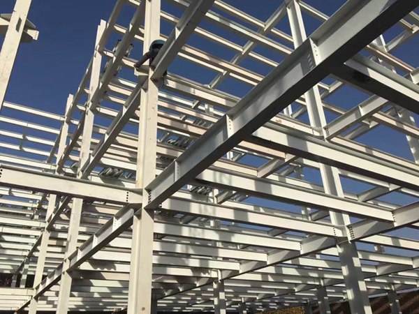 多層鋼結構廠房的樓承板施工，這三個問題要多注意