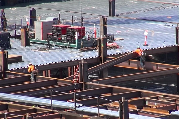 建造鋼結(jié)構(gòu)廠房除了要關(guān)心造價，還需要關(guān)注這些